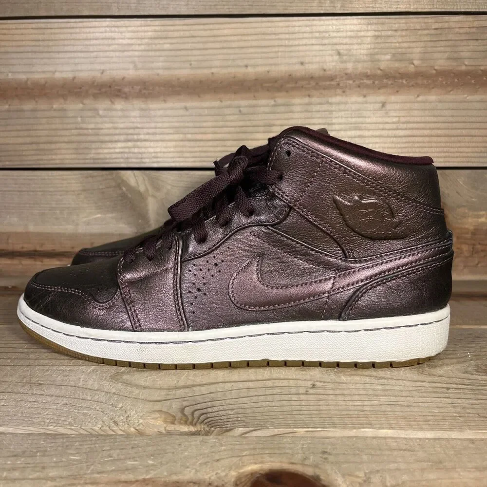 RARE Mens 9 - Nike Air Jordan 1 Mid Nouveau “Deep Burgundy Gum” Shoes 629151-605